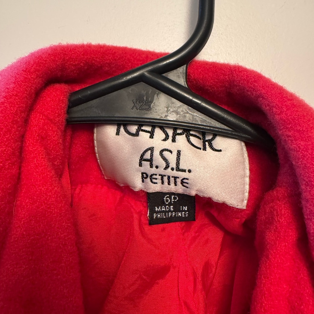 Vintage Petite Hot Pink 100% Wool Cropped Tailored Blazer - Picture 2 of 15